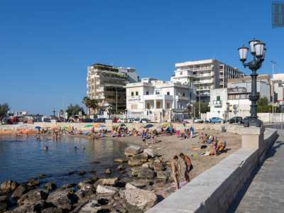 Ed eccoci sul lungomare Starita, di fronte alla spiaggetta di San Cataldo
